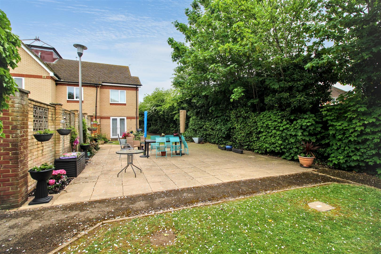 Orchard Court, Reading